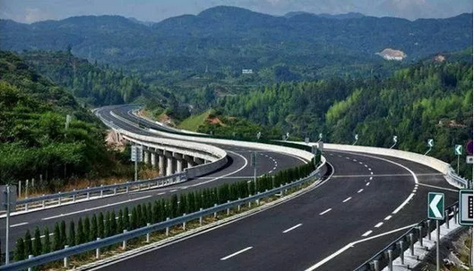 定速巡航可以解放右腳，但你真的會(huì)用嗎？