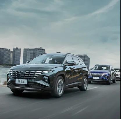 用車百科｜注意！你在用的這4個(gè)省油小技巧，其實(shí)都是在毀車